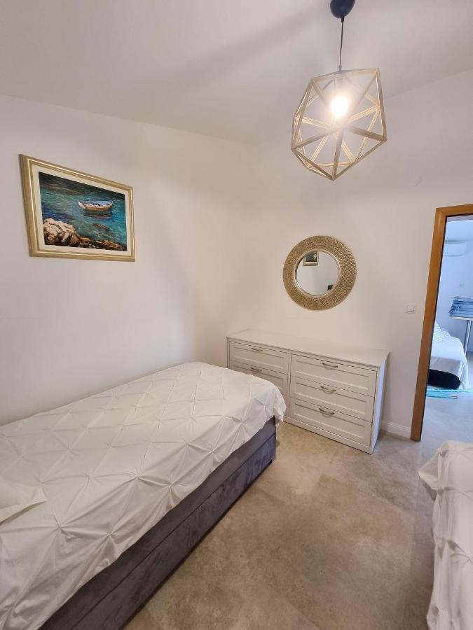 Apartments Bagic Vir Exterior foto